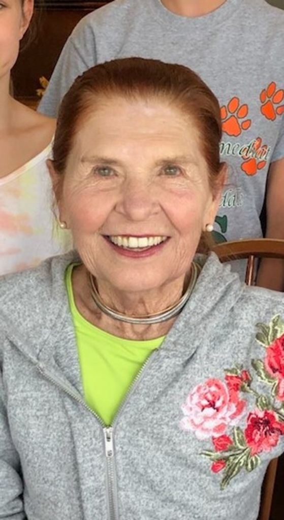 Elizabeth Reisinger Spragg Profile Photo
