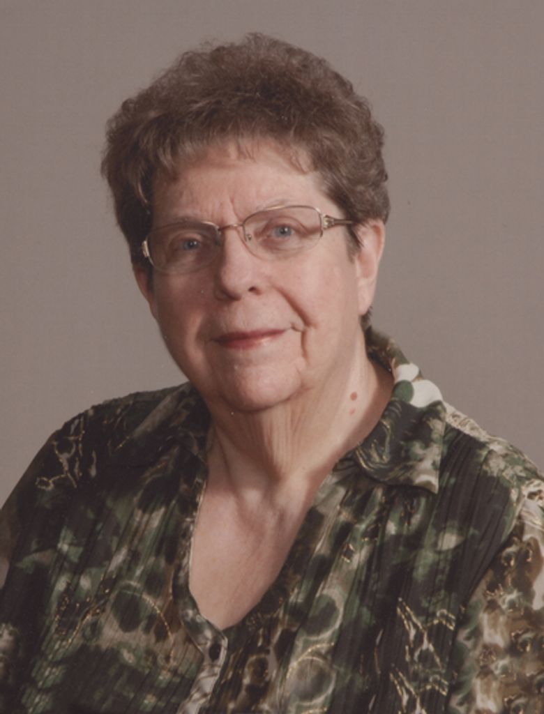 Sylvia Domsten Profile Photo