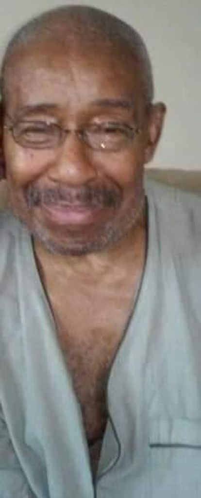 Robert Tucker Profile Photo