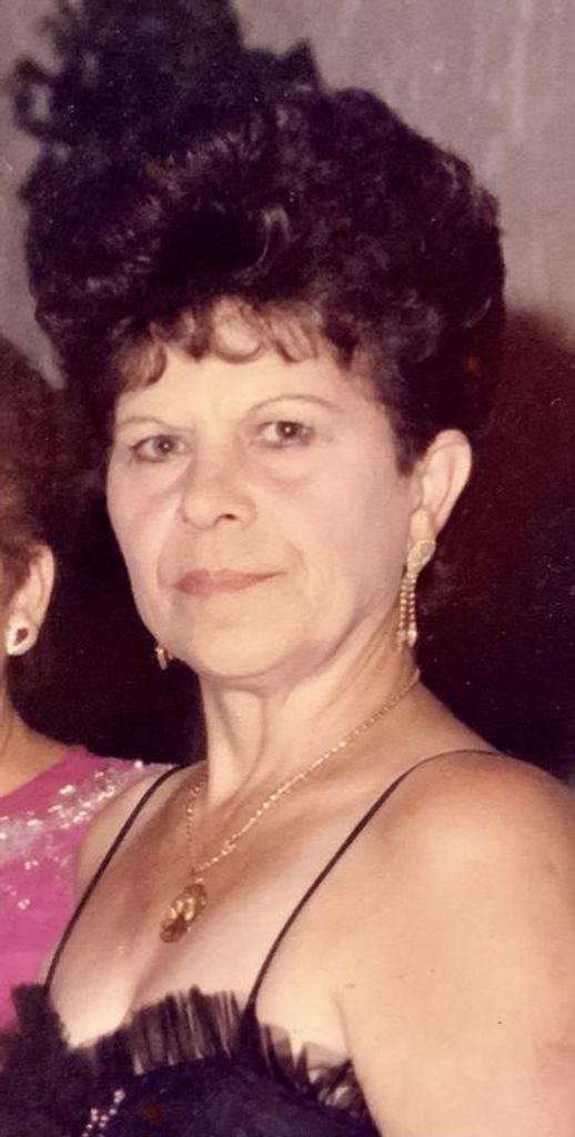 Anna Vento Profile Photo