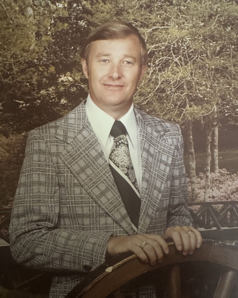 Russell Burnell Helton Profile Photo
