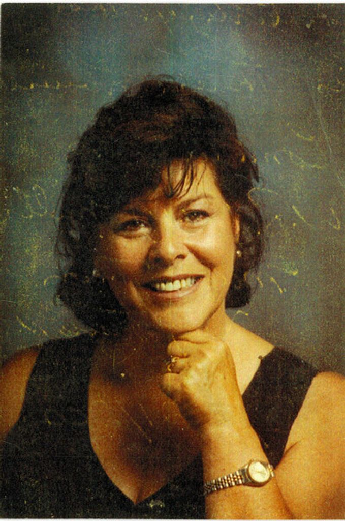 T. Louise Comeau Profile Photo
