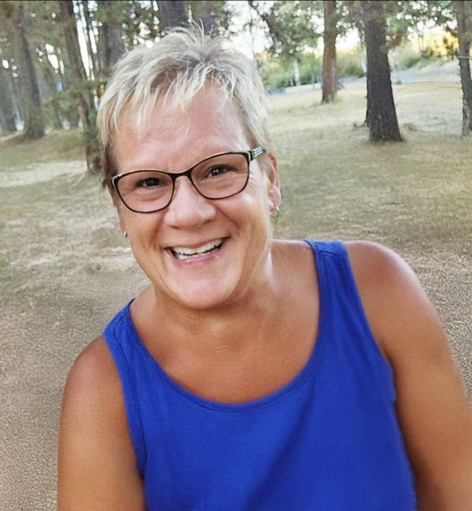 Tracy Lea Niederklein