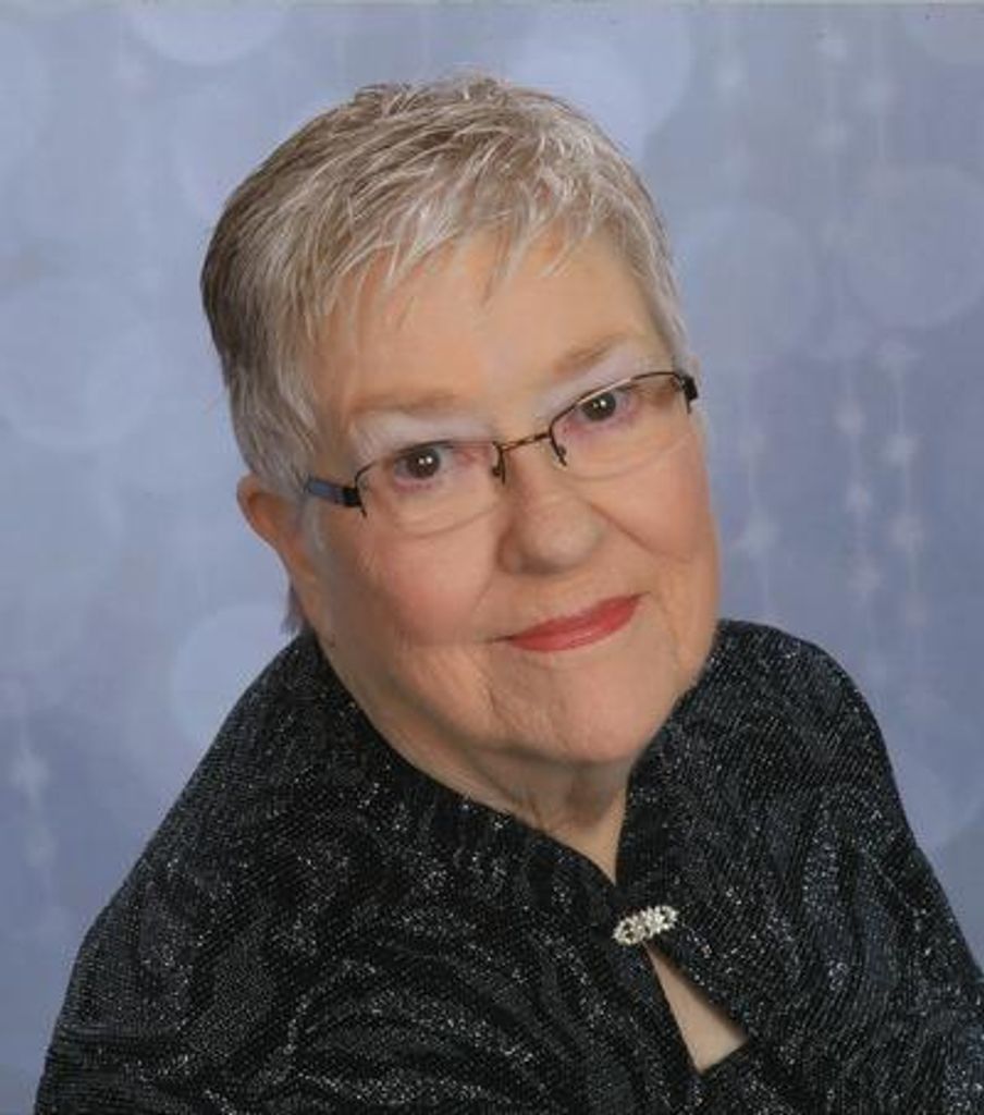 Carolyn Gaiennie Cintron