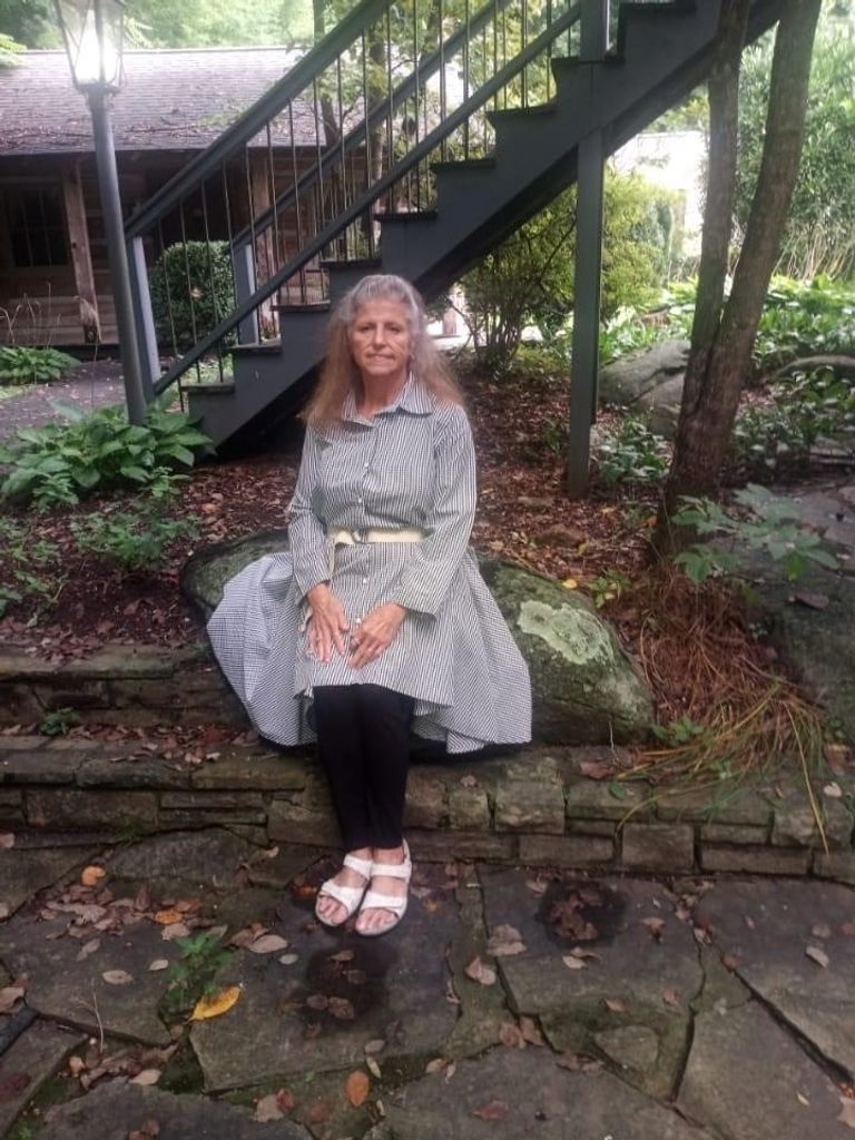 Mary Ann Hampton Profile Photo