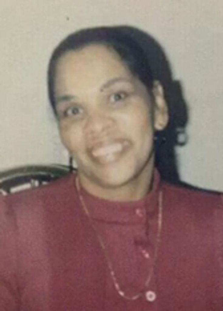 Carlyn "Carolyn" Logan