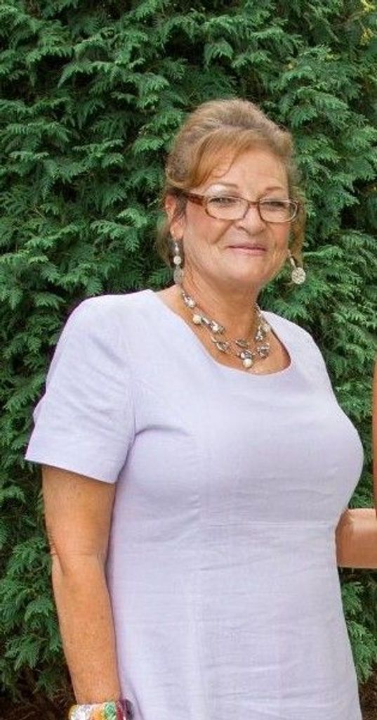Julie Dawn (Bass)  Trost Profile Photo