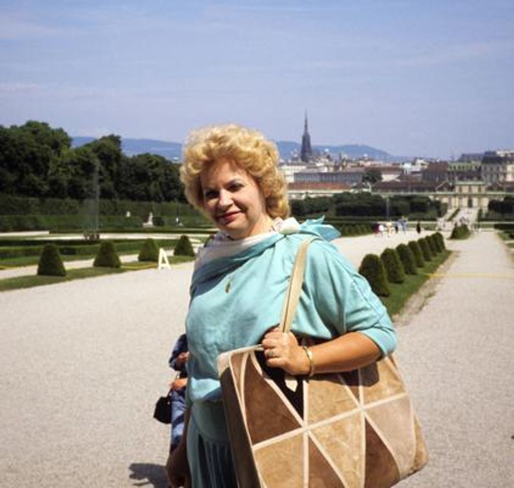 Barbara Dell Hutchinson