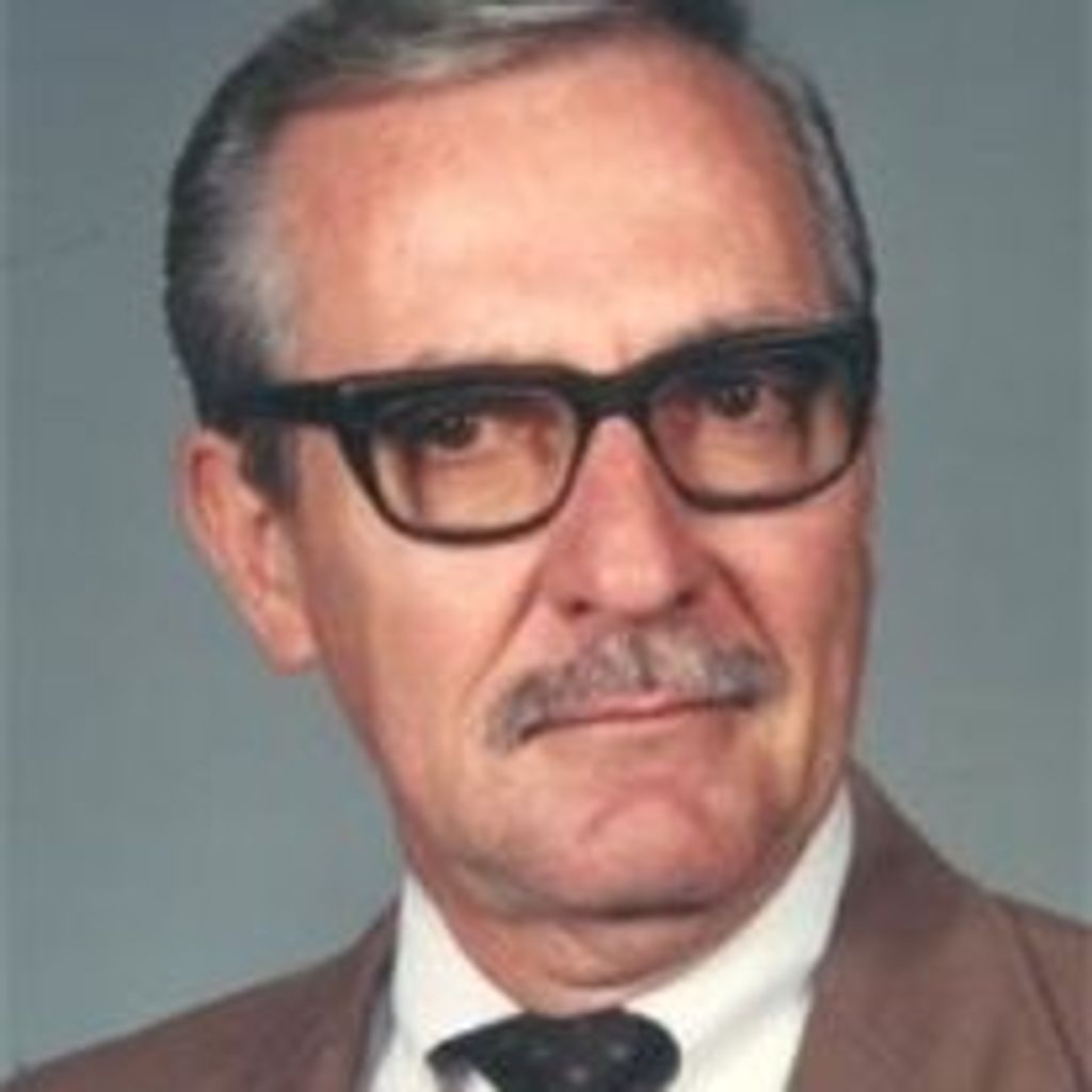 Donald L Farnsworth