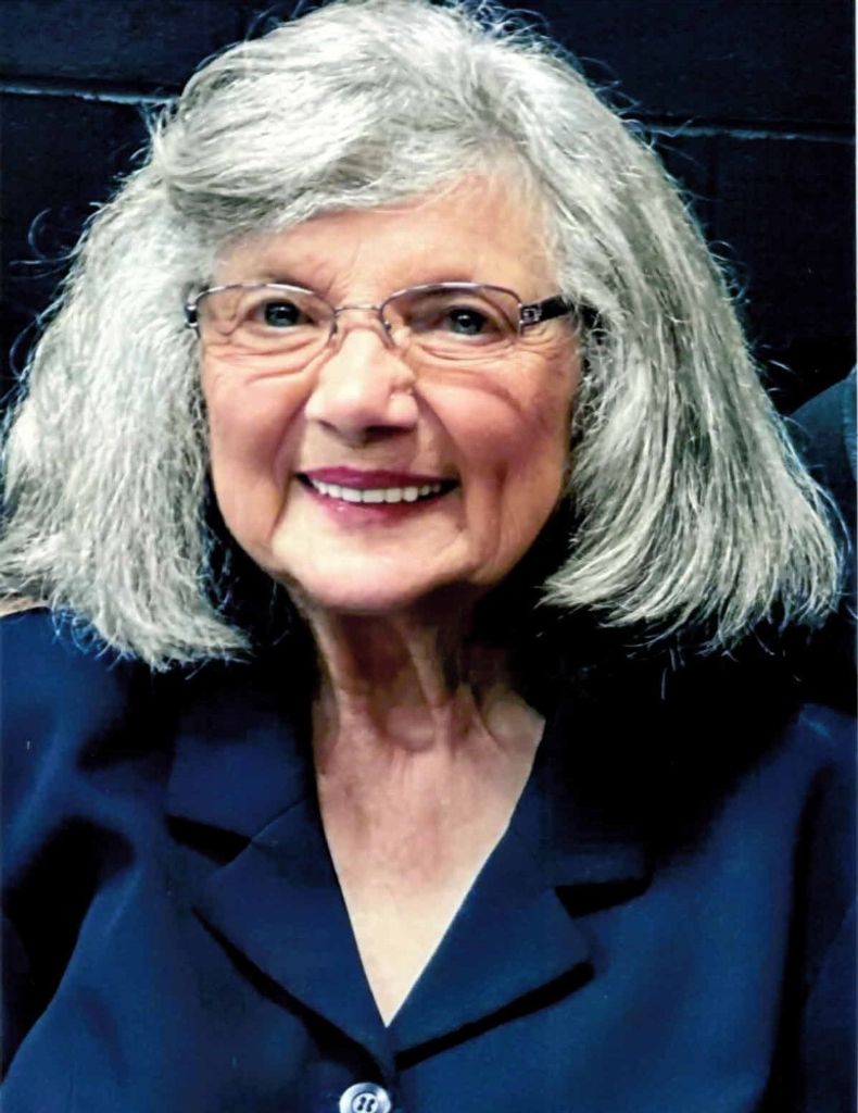 Elizabeth Carver Profile Photo