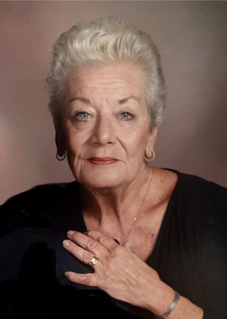 Viola Papadopoulos Profile Photo