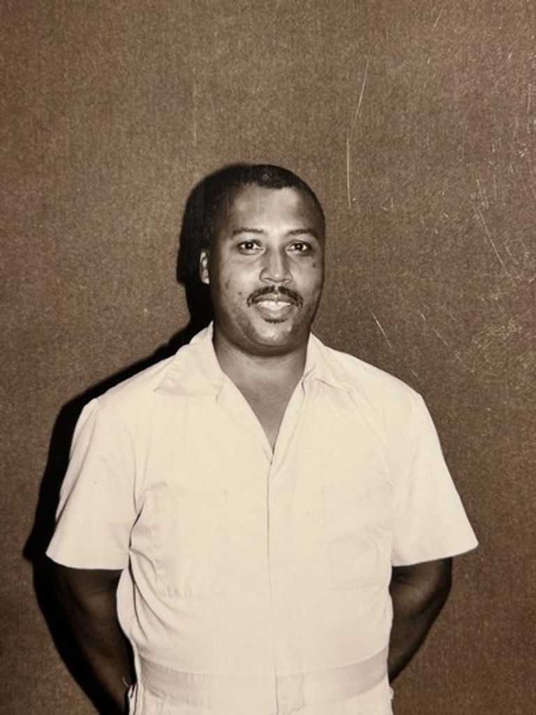 Robert Lee Young, Jr. Profile Photo