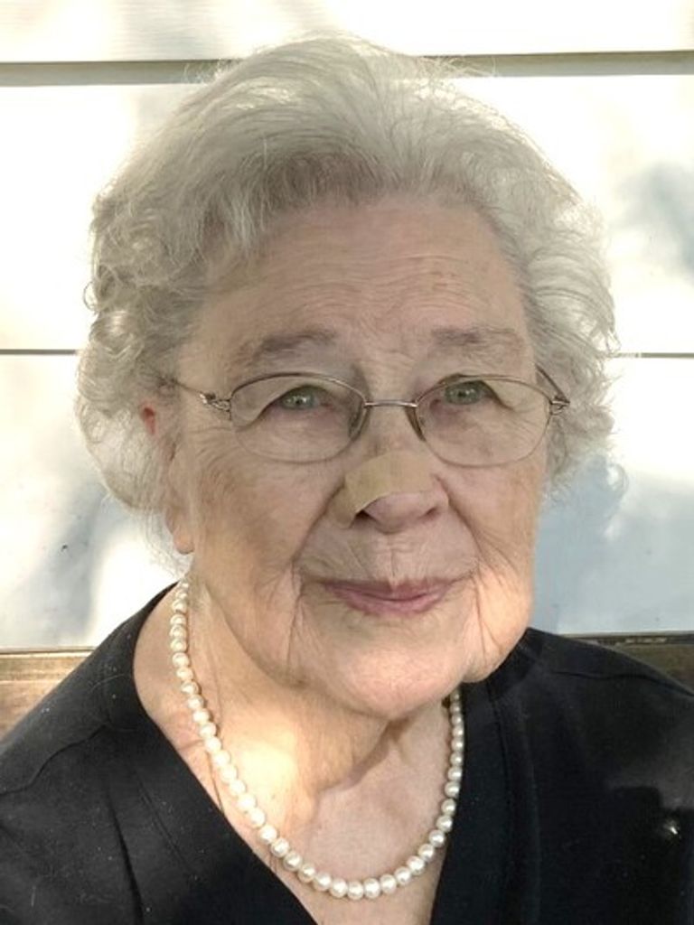 Lila "Esther" Smazenka