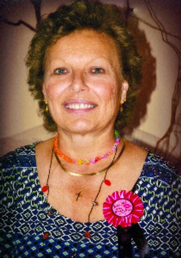 Tina Andrews