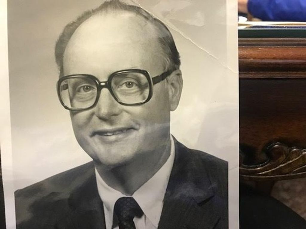 Robert W. Thrasher Ii