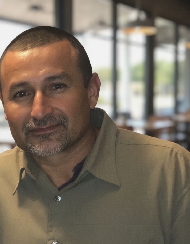 Salvador Olivas Profile Photo