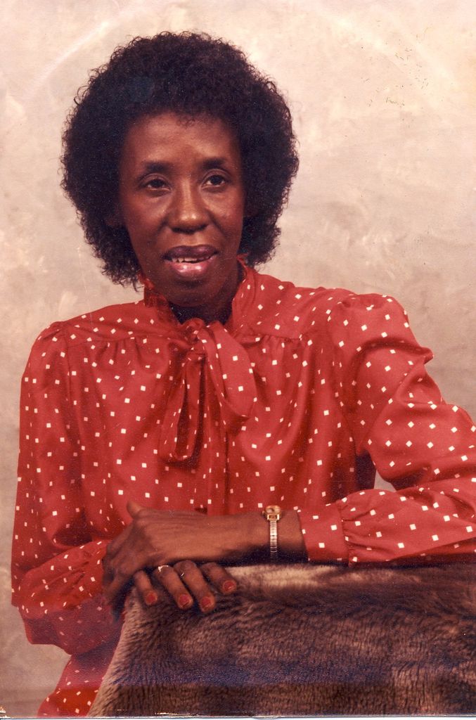 Carrie Louise Hinton