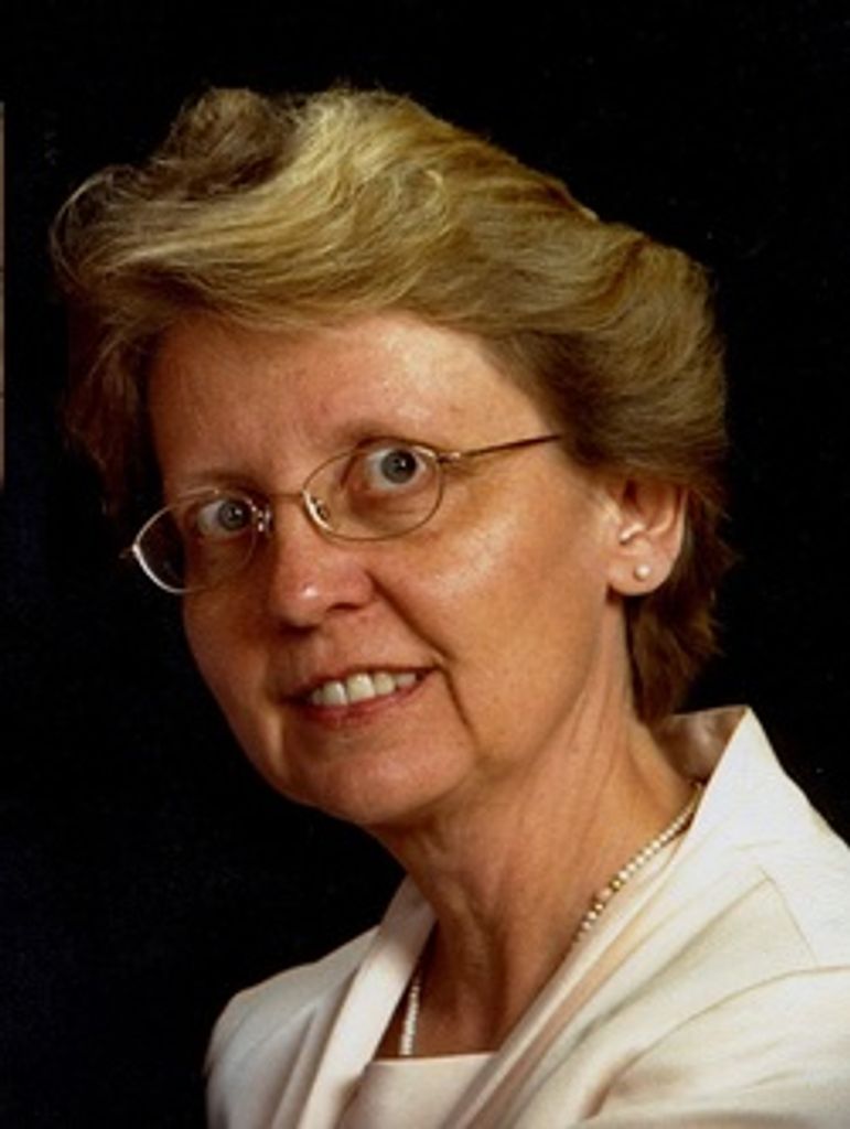 Julianne Elias