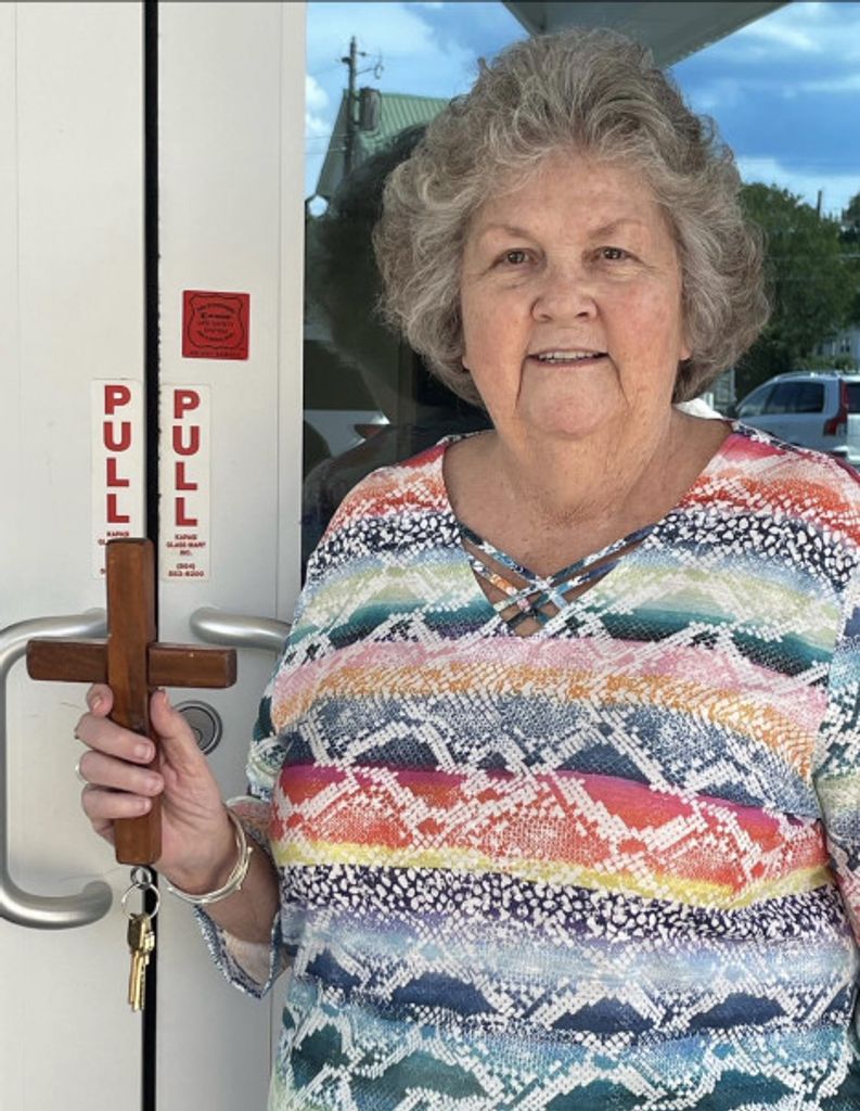 Donna (Waters)  Hughes Profile Photo