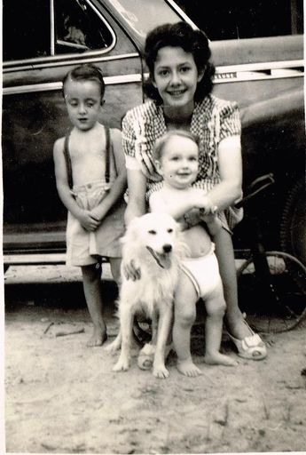 Martha Ann Segars photo gallery thumbnail 119 of 122