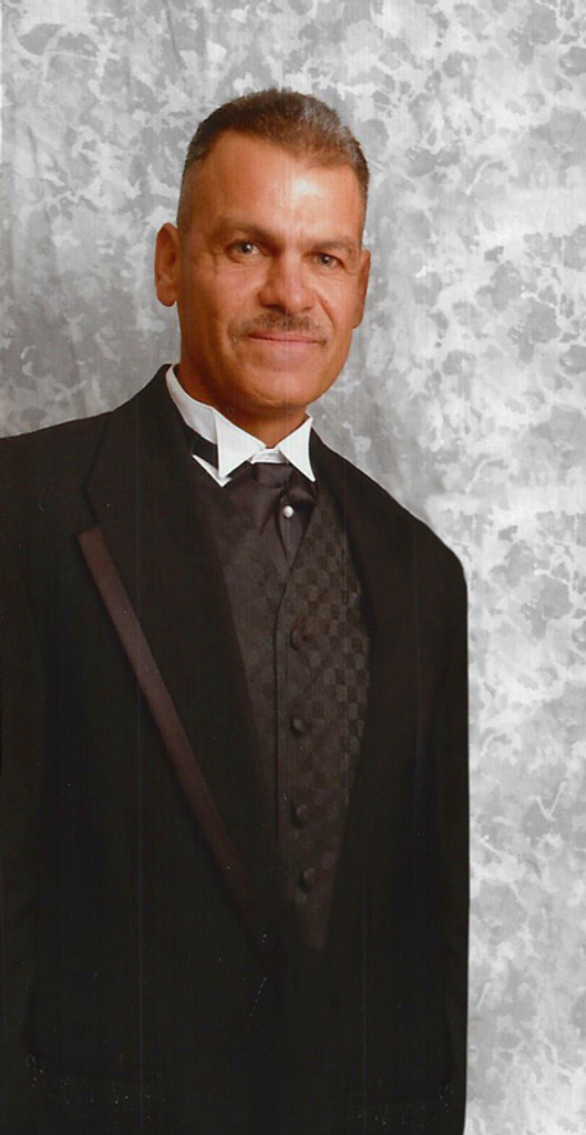 Robert Mendez Profile Photo
