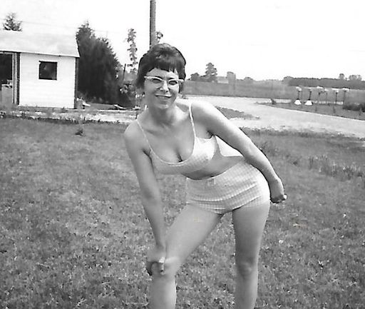 Linda L. Dilling photo gallery thumbnail 7 of 79