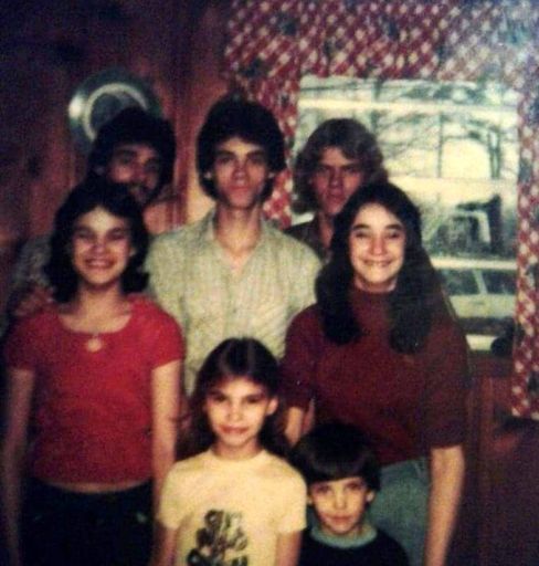 Linda Gail Borden Mcgee photo gallery thumbnail 35 of 74