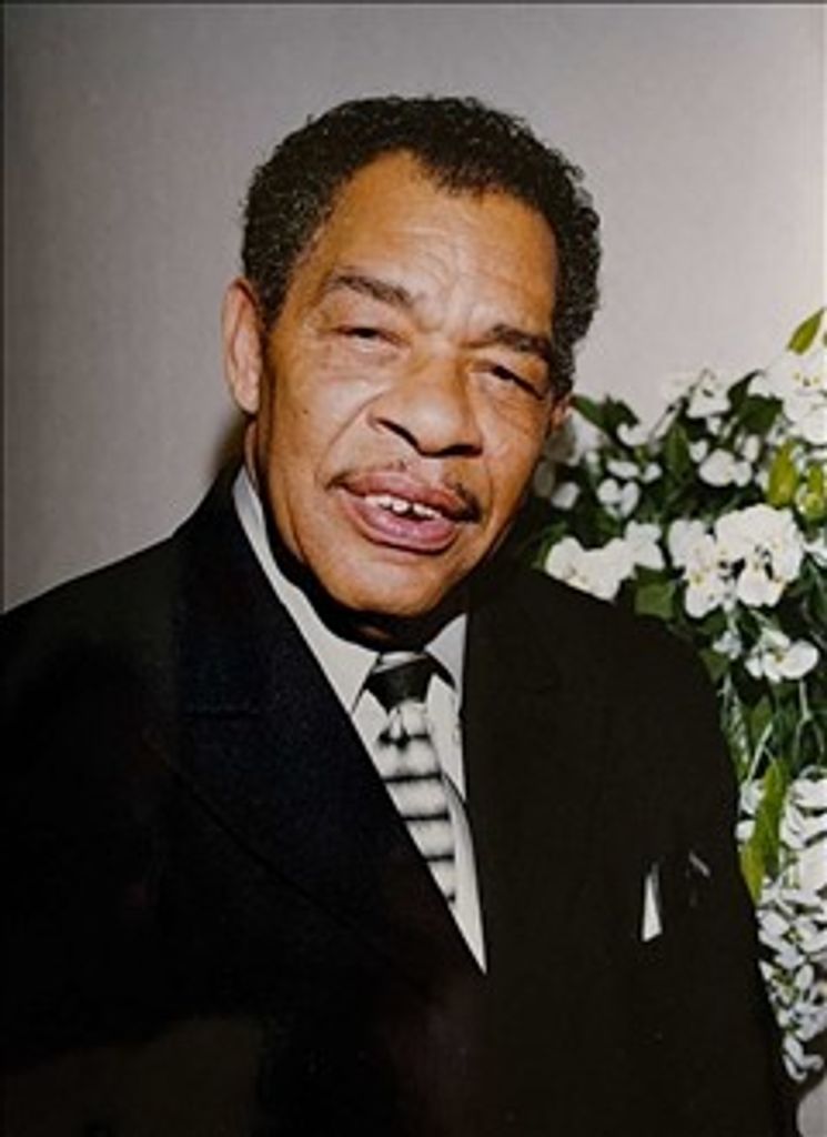 Rev Julius Edward Jones Profile Photo