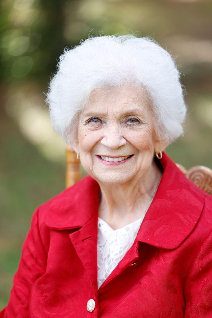 Mary E Lefils