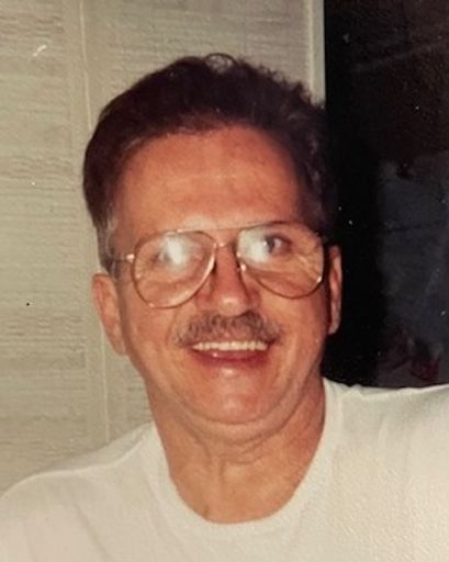 Howard Edward Lockard's obituary image