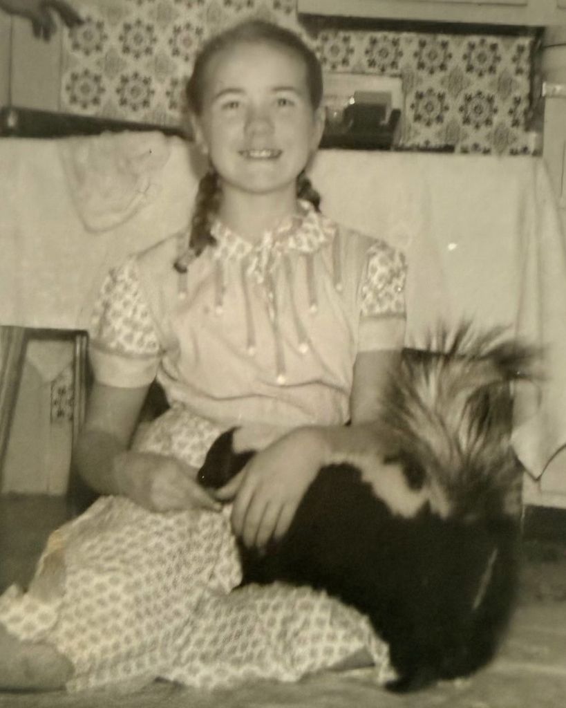 Laura Nell (Hellyer) Locken