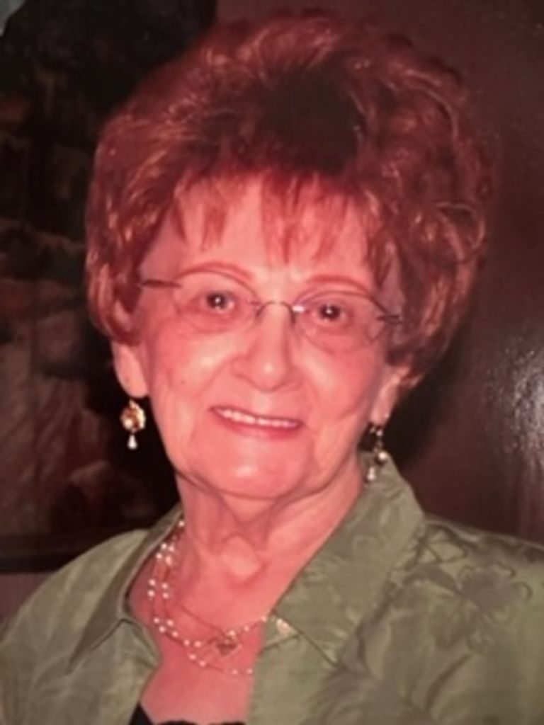 Lena "Cologera" Calcaterra