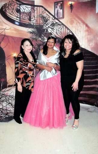 Earline Wilson photo gallery thumbnail 73 of 85