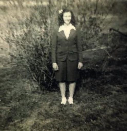 Ruth Alice Sizemore photo gallery thumbnail 9 of 50