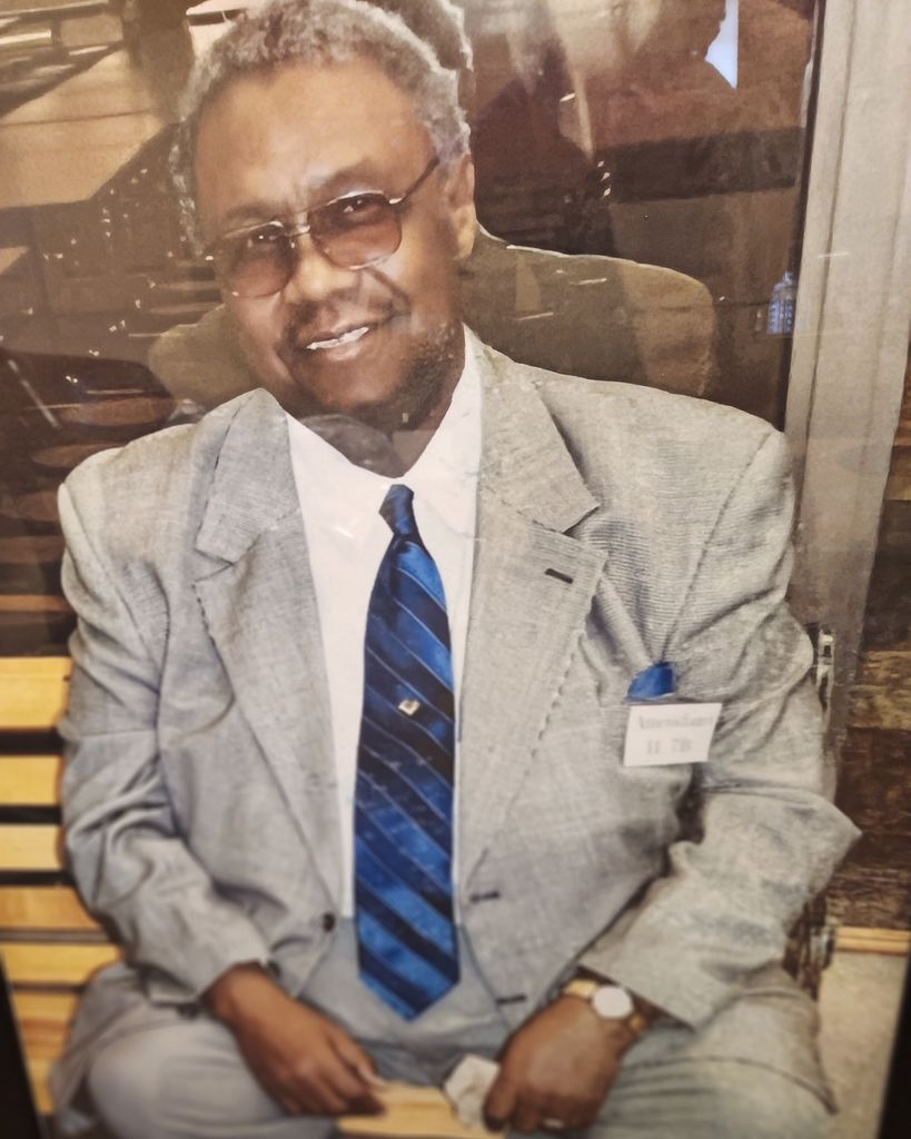 Earl Helm Profile Photo