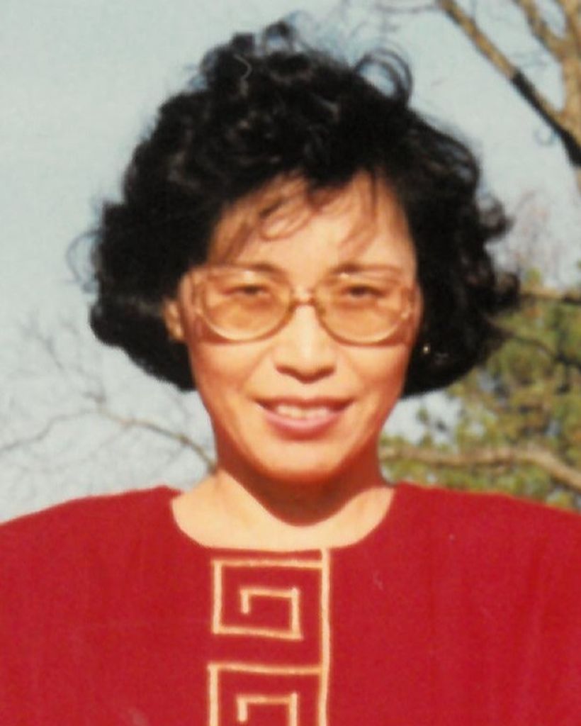Oe Chom Edwards Profile Photo