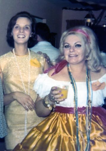 Rose D'Amico photo gallery thumbnail 32 of 96