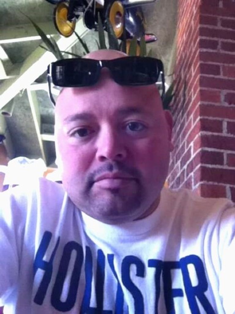 Israel "Izzy" Zapata Profile Photo