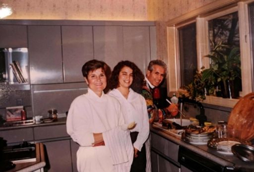Rebecca Soltanzadeh photo gallery thumbnail 25 of 36