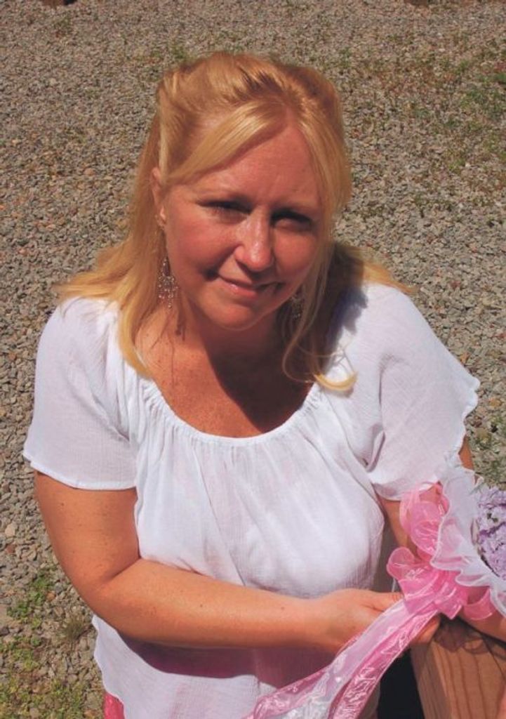 Julie Kay Rudolph Profile Photo