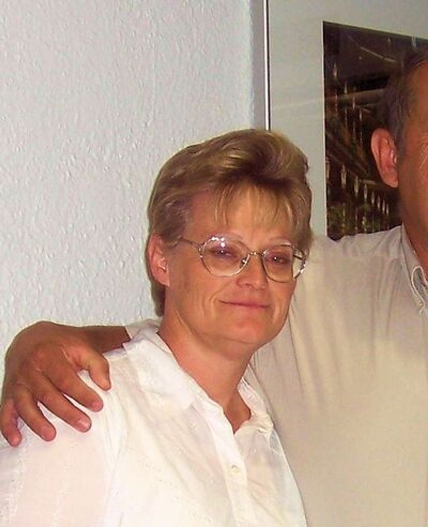 Debra Dawn Lowder Profile Photo