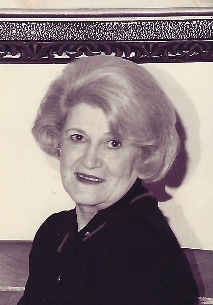 Lucille (Lou) Lamendola