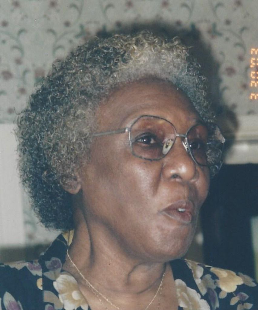 Earlean Lomax