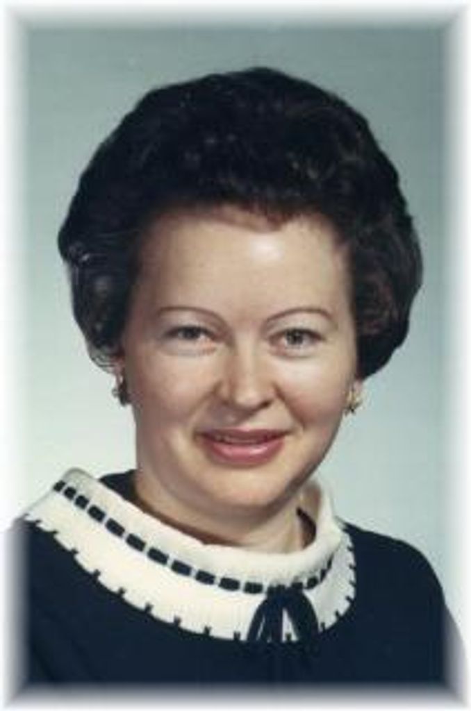 
Nadine
 
Nielsen
 Profile Photo