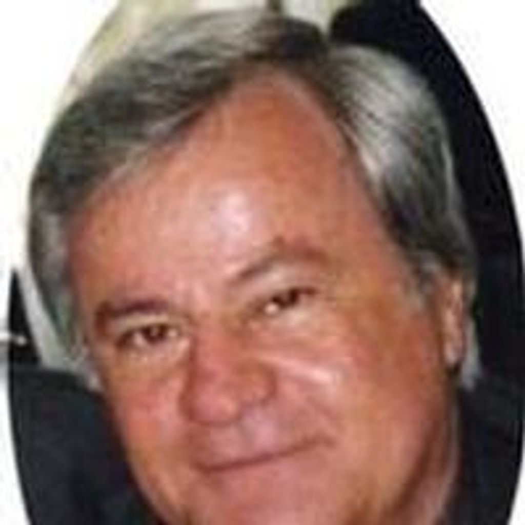 Robert W Engstrand Jr