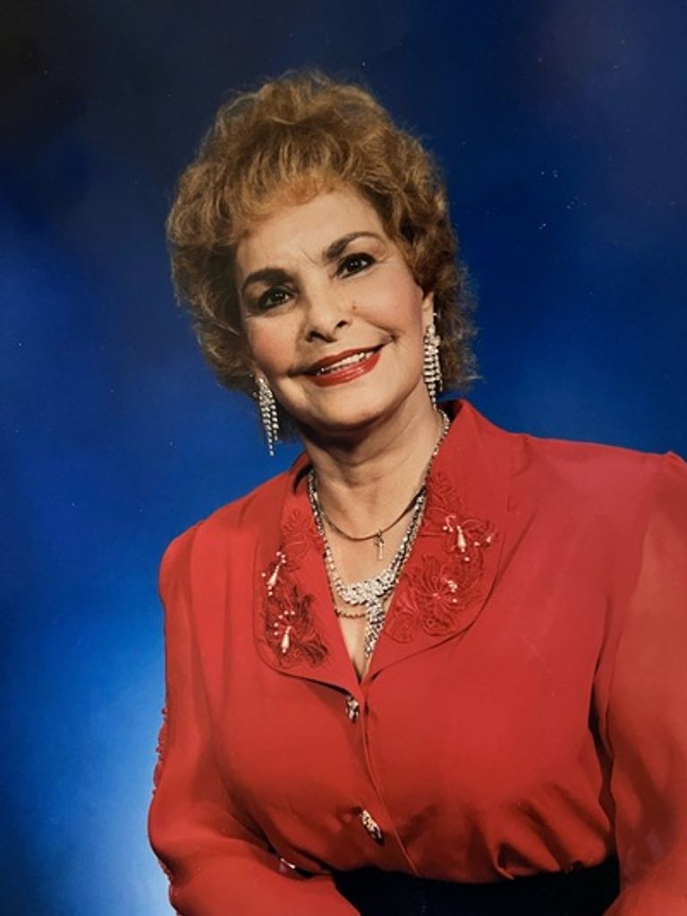 Julia Maria Trevino Profile Photo