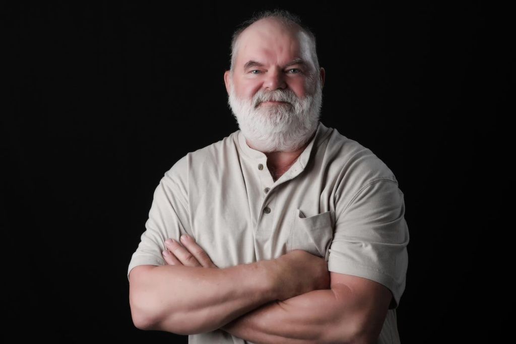Gorden Lee Larsen Profile Photo