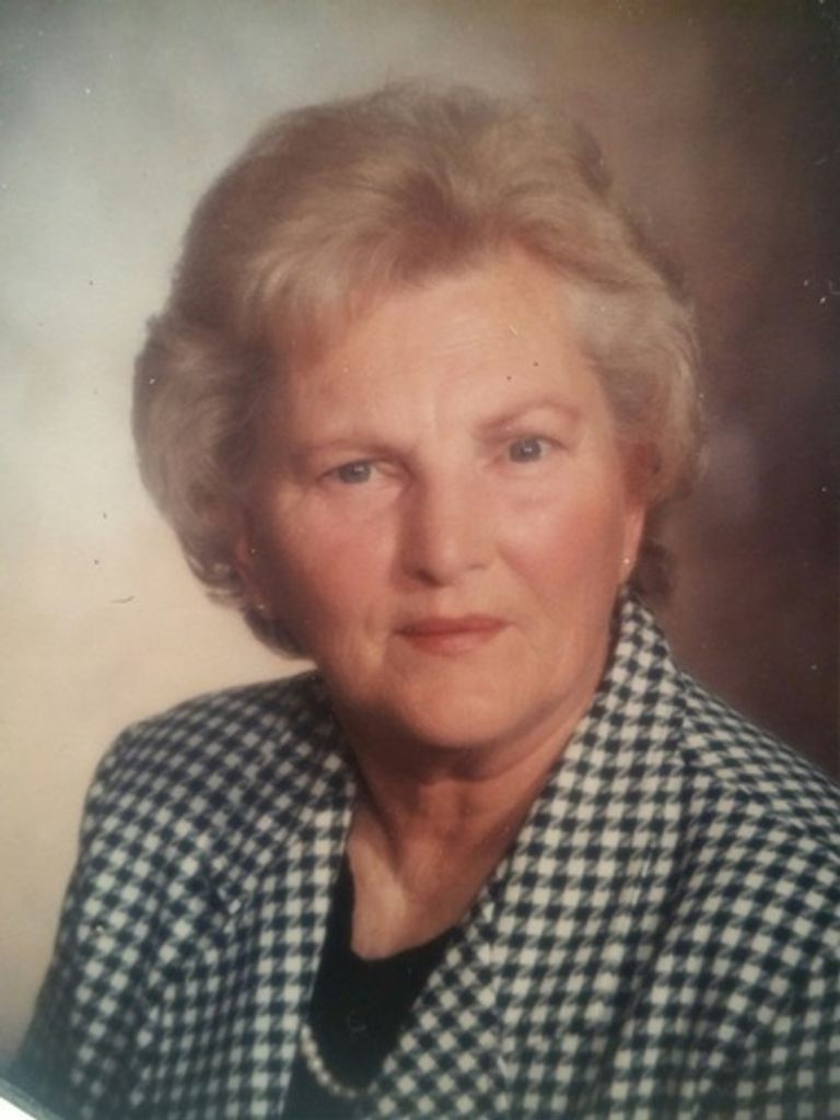 Elizabeth Lou (Mcvey) Costantino