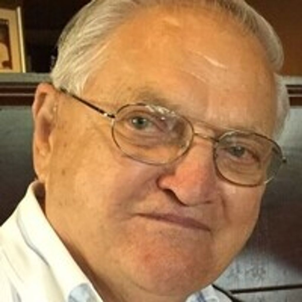 Andrew Mihevc Profile Photo