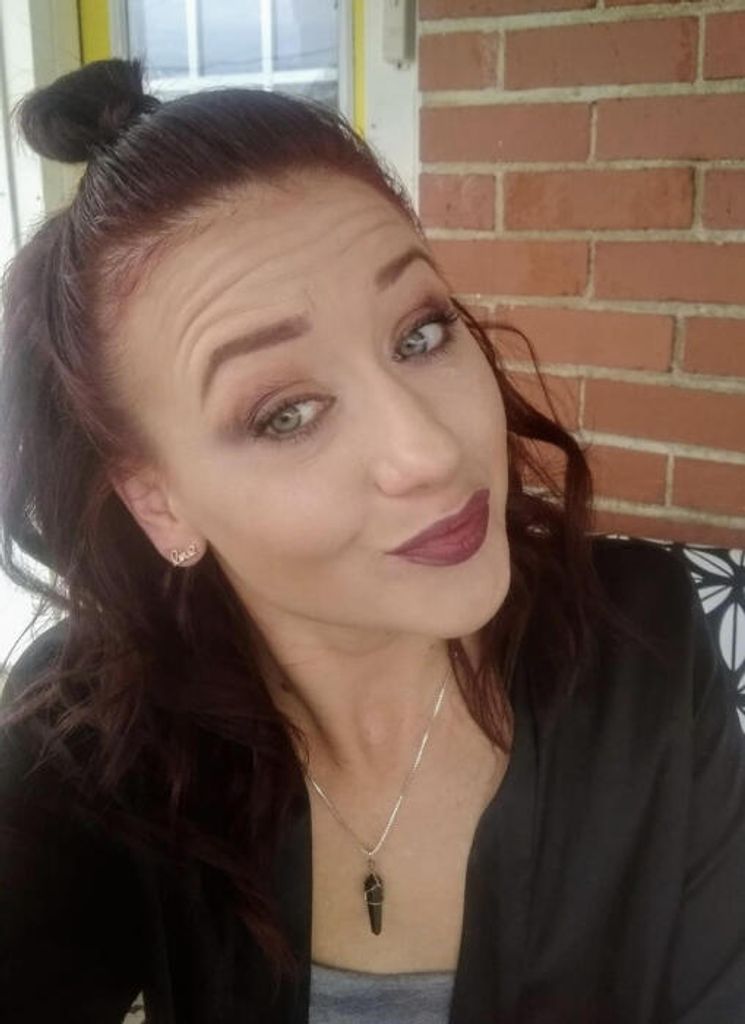 Holly Elizabeth Young Profile Photo